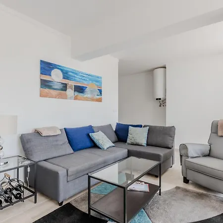 Sea Dunes - 3 Bedroom With Sea View Apartment